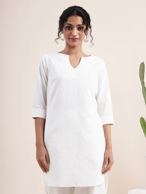 White High low kurta with V- notched neck