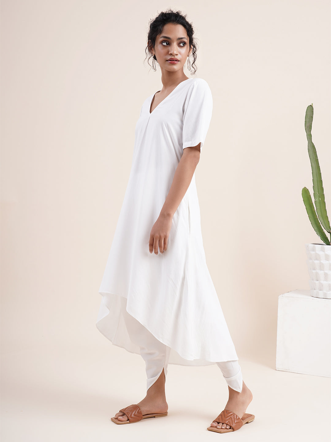 White Kurta with pleat sewn from neckline