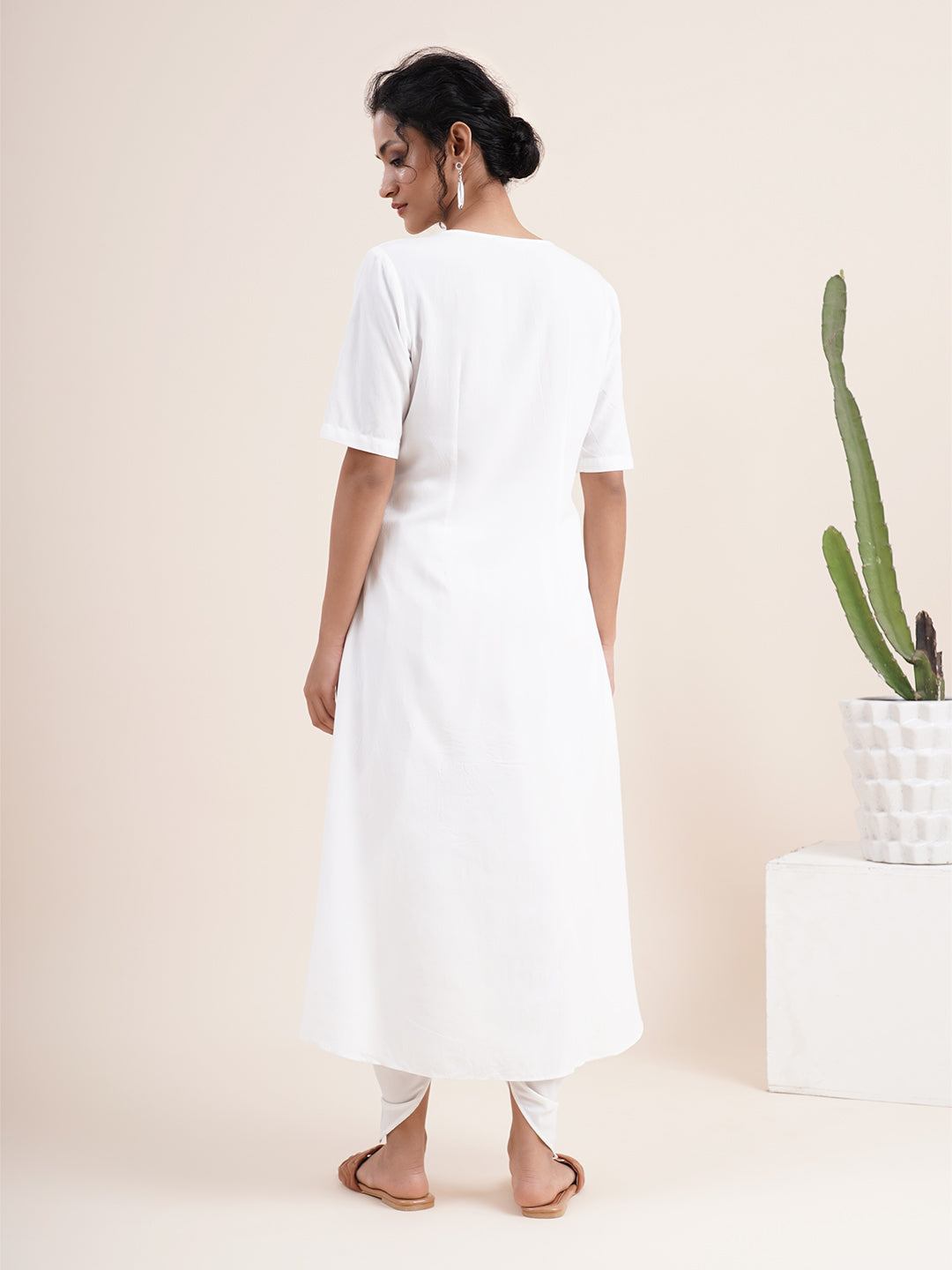White Kurta with pleat sewn from neckline