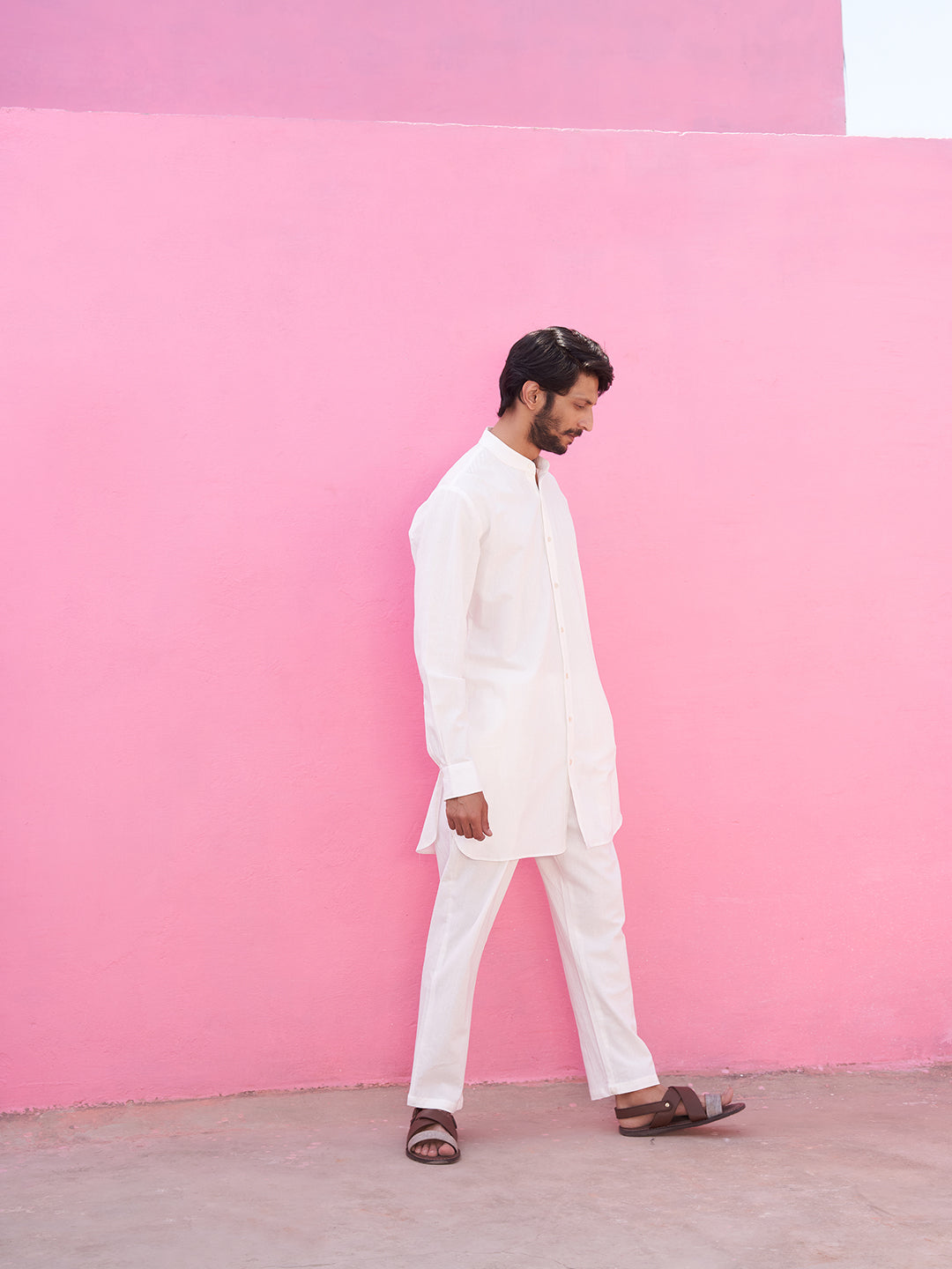 White Mandarin collar kurta with straight pants