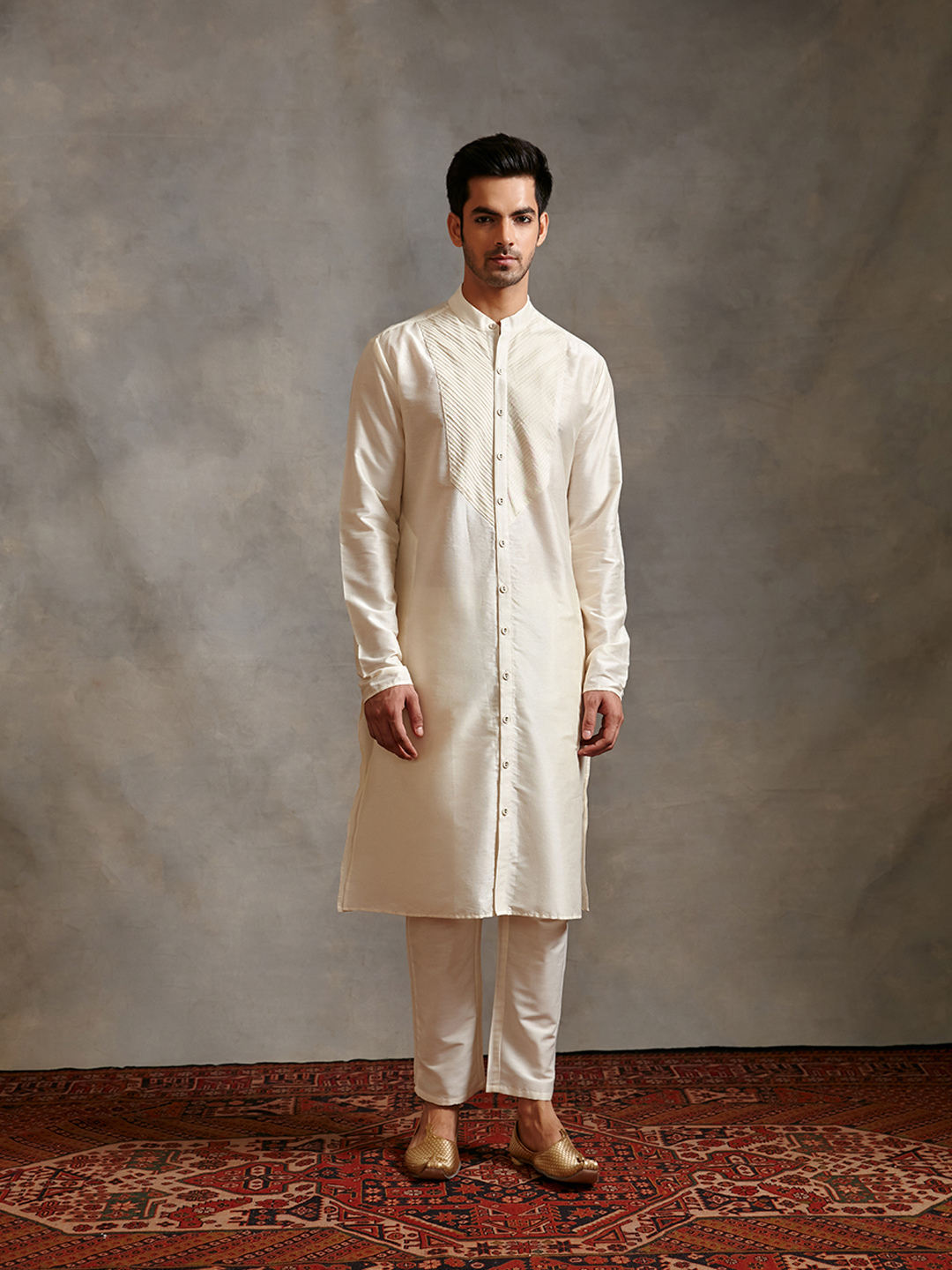 Banarasi pintuck detail kurta-ivory