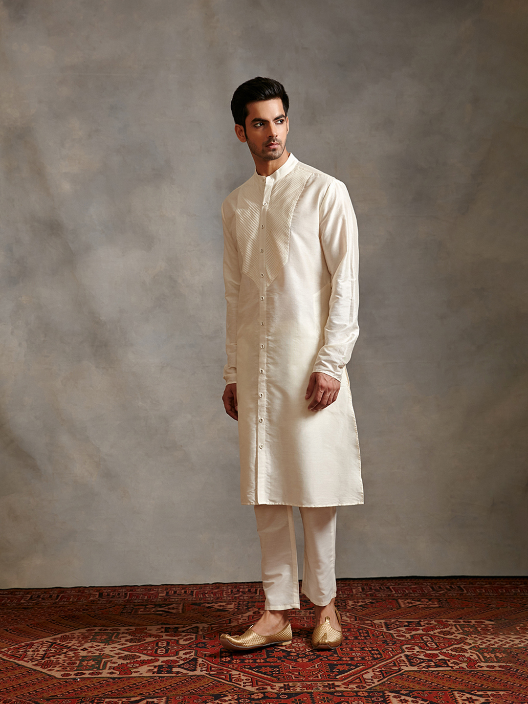 Banarasi pintuck detail kurta-ivory