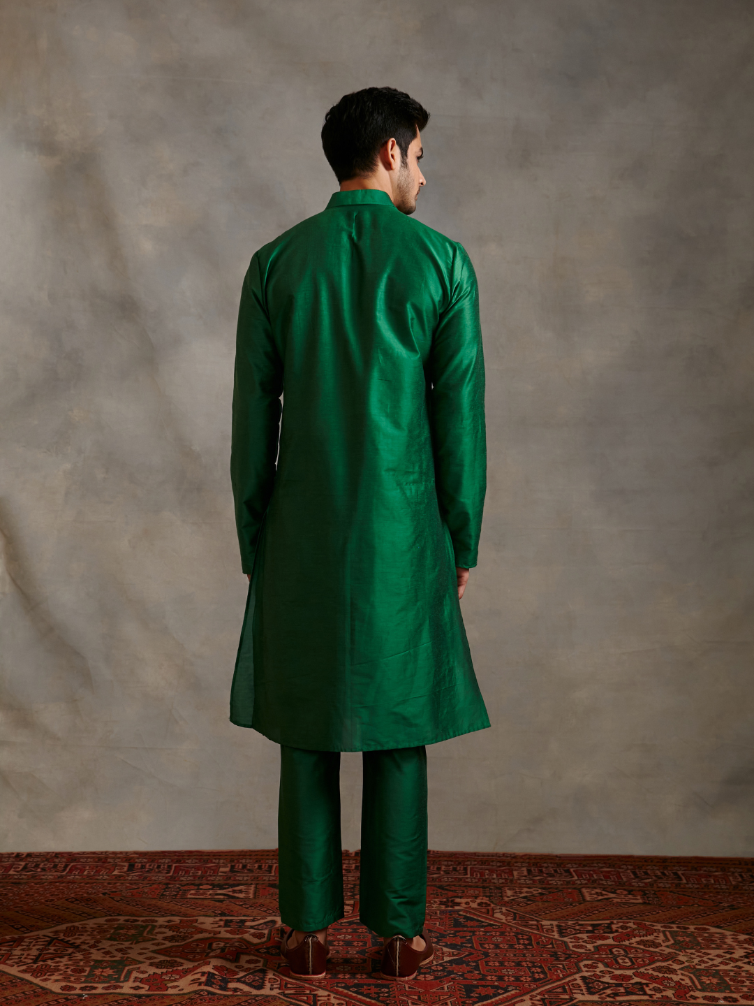 Banarasi pintuck detail kurta-emerald green