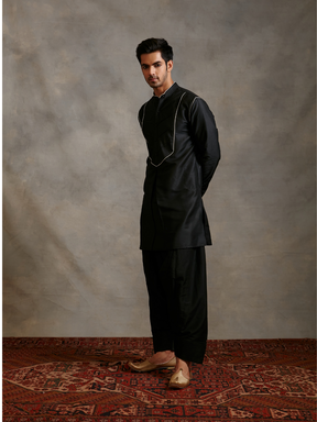 Banarasi kurta with contrasting detail-Metallic black