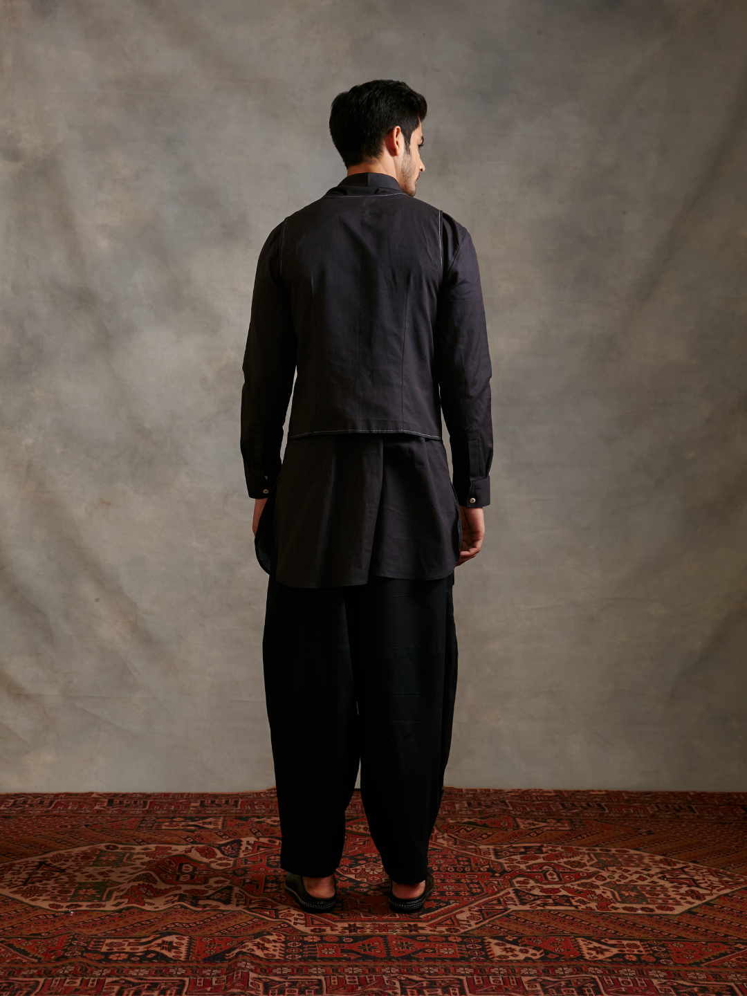 Straight cotton flax kurta with waistcoat and loose pants-Metallic black