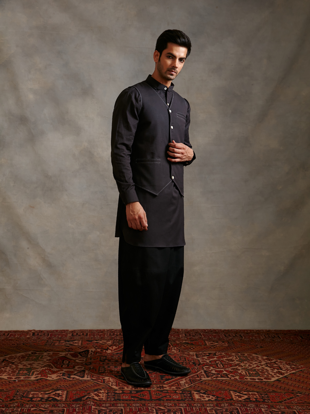 Straight cotton flax kurta with waistcoat and loose pants-Metallic black