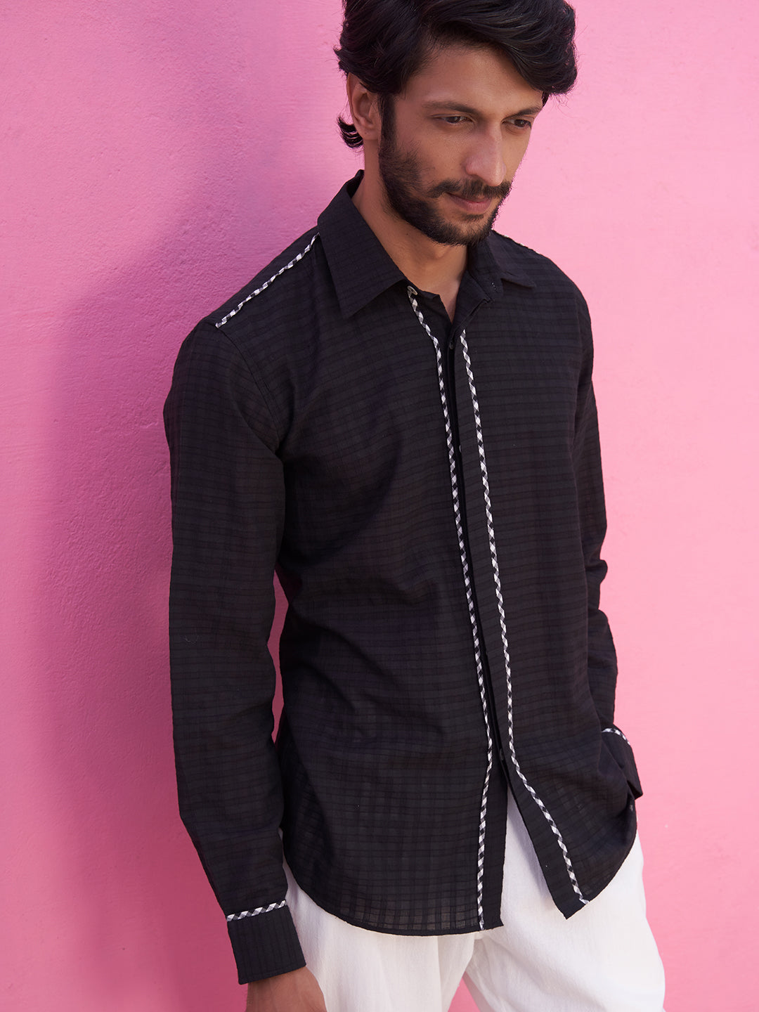 Black classic collar self check shirt