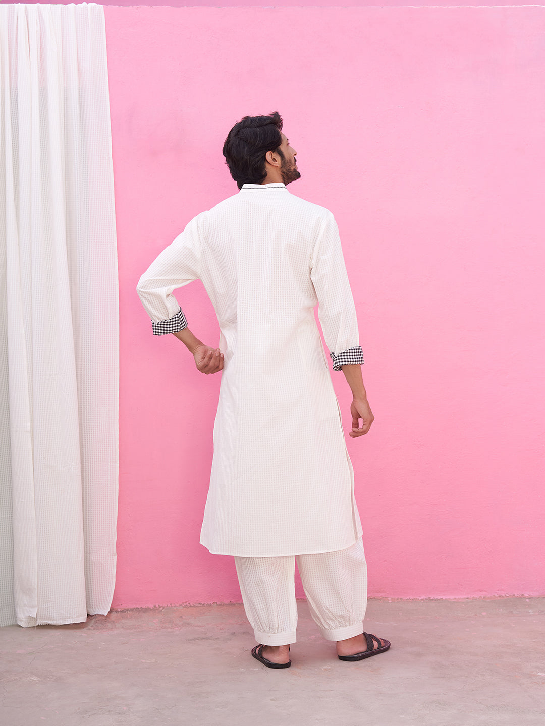 Mandarin collar white self check kurta