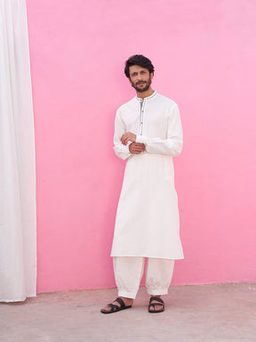 Mandarin collar white self check kurta