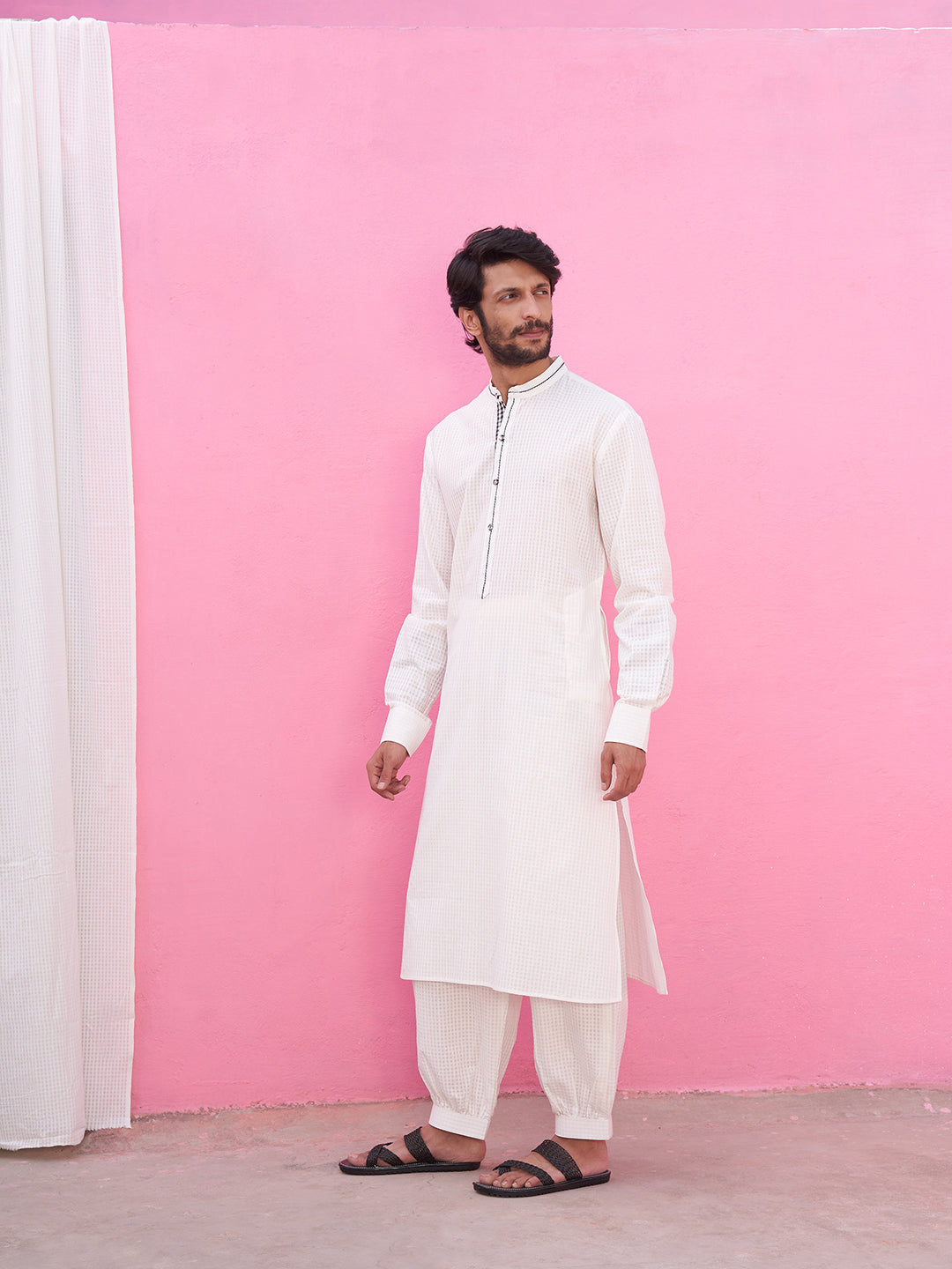 Mandarin collar white self check kurta