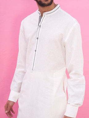Mandarin collar white self check kurta