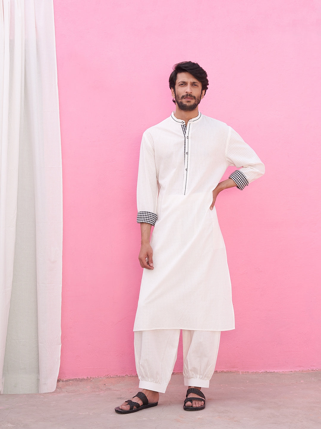 Mandarin collar white self check kurta