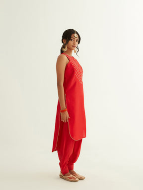 High-low hem sleeveless banarasi kurta with pathani pants