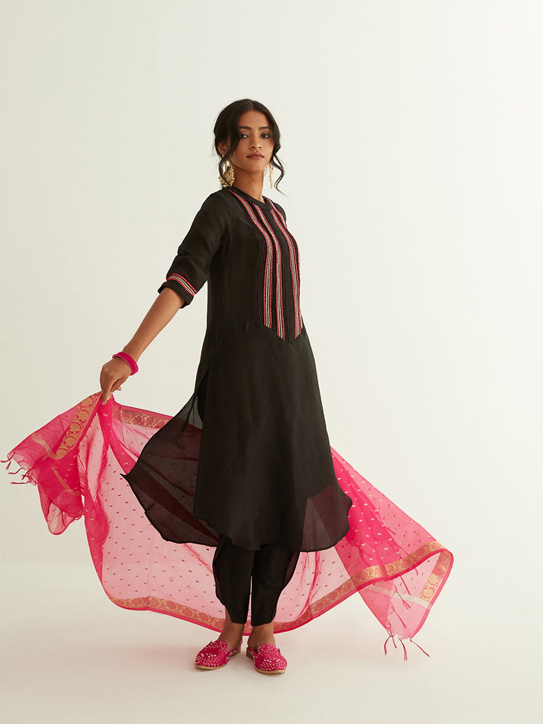 Straight banarasi kurta with a highlighted long placket with tulip pants