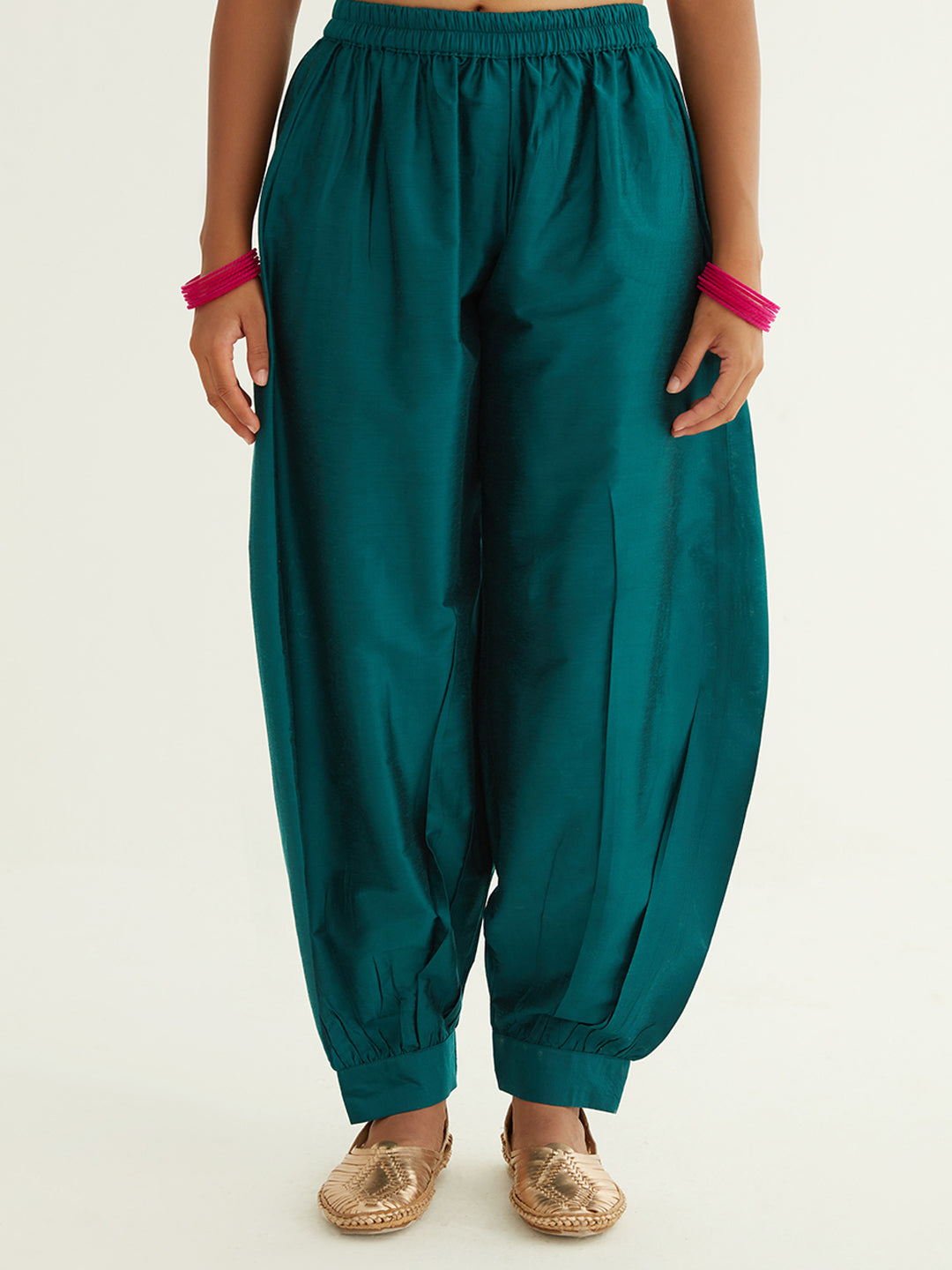 High-low hem sleeveless banarasi kurta with pathani pants