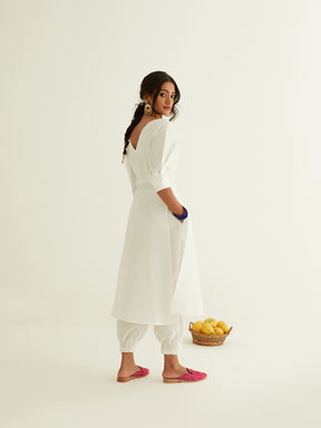 Straight banarasi kurta with pleated sleeves with pleated pants