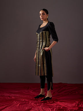 Scoop neck banarasi zari straight kurta Set