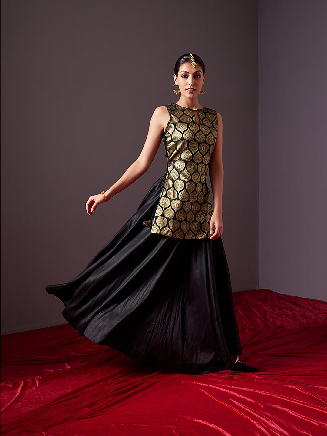 Banarasi zari kurta with side dori tie-ups- Metallic black