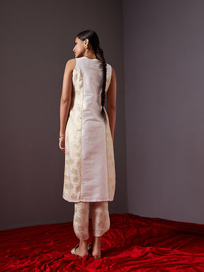 Banarasi zari paneled kurta with front pockets-Pearl white
