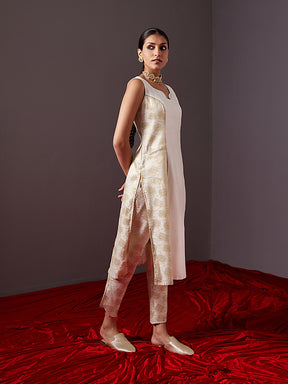 Banarasi zari paneled kurta with front pockets-Pearl white