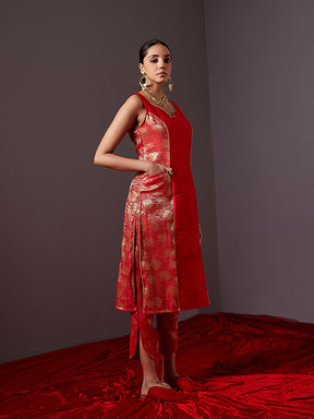 Banarasi zari paneled kurta with front pockets-Scarlet red