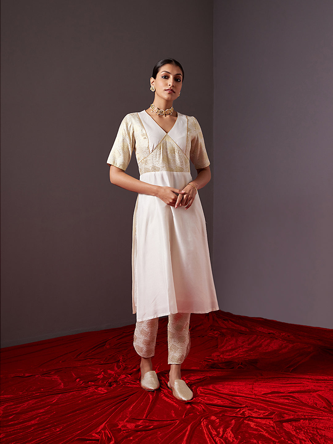 Banarasi zari v neck straight kurta-pearl white