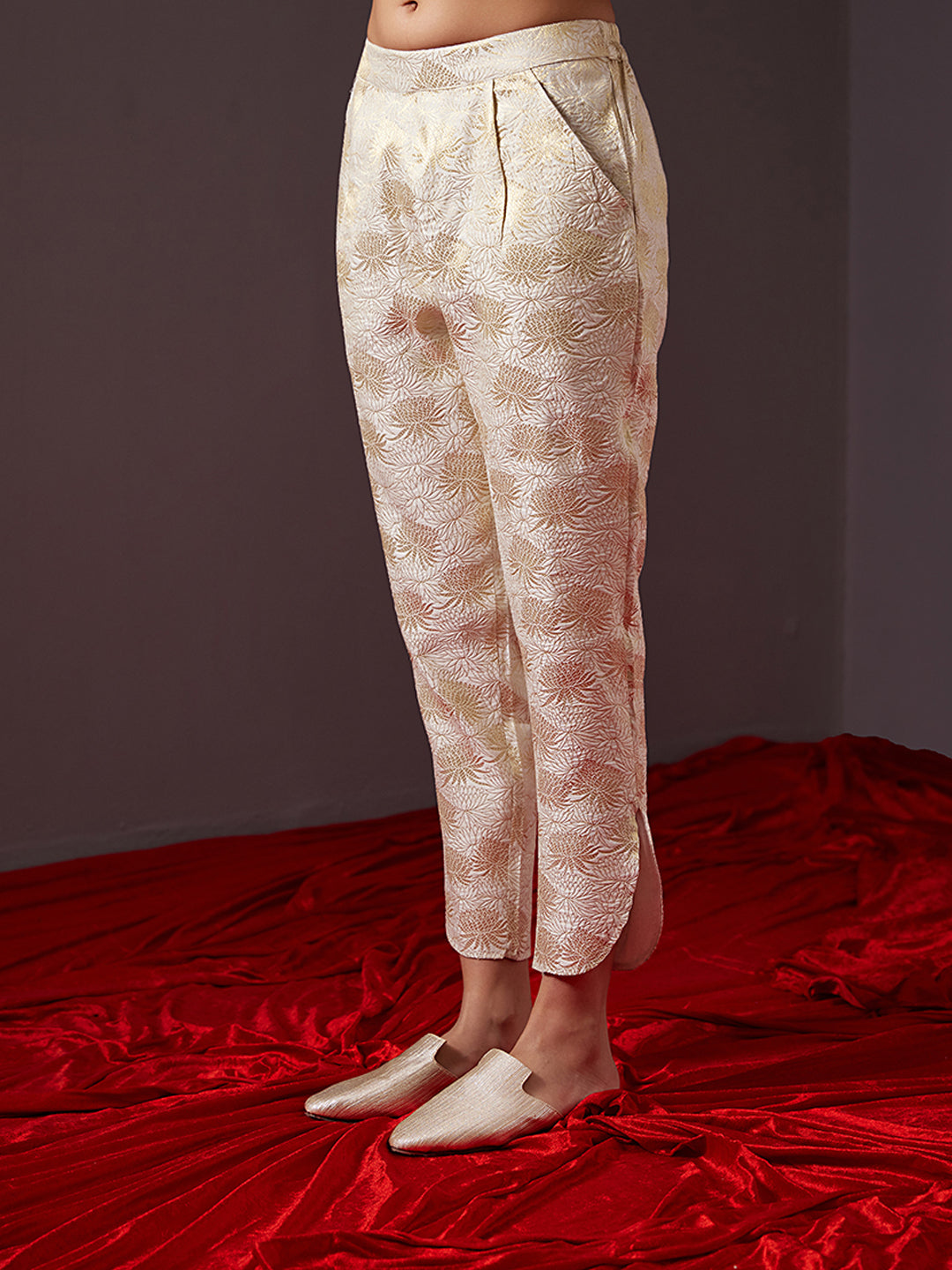 Curved U hem Banarasi zari pants - pearl white