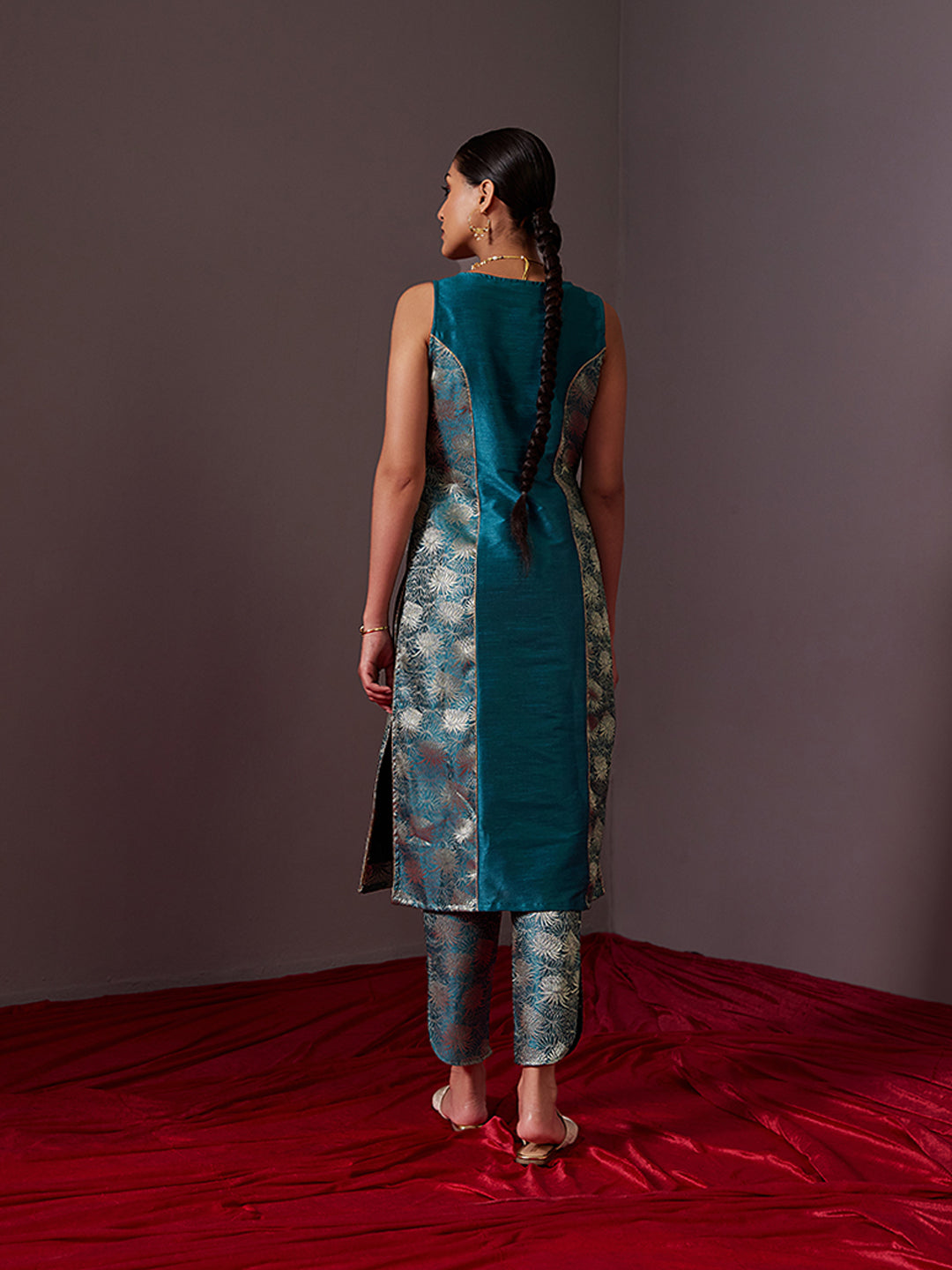 Banarasi zari paneled kurta with curved U hem pants