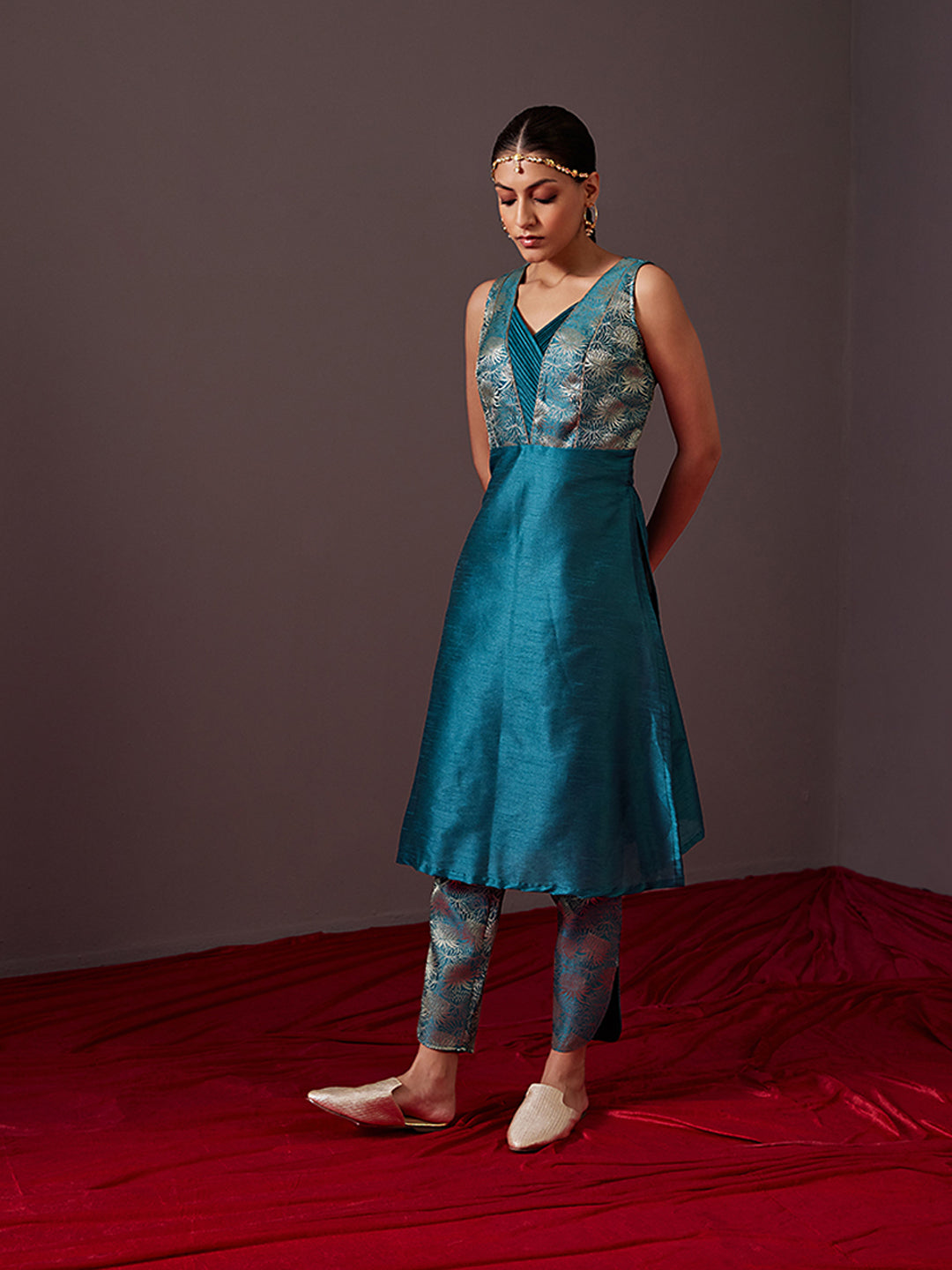 Straight banarasi zari pin-tuck kurta- Teal Blue