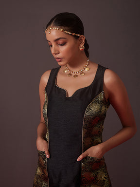 Banarasi zari paneled kurta with curved U hem pants