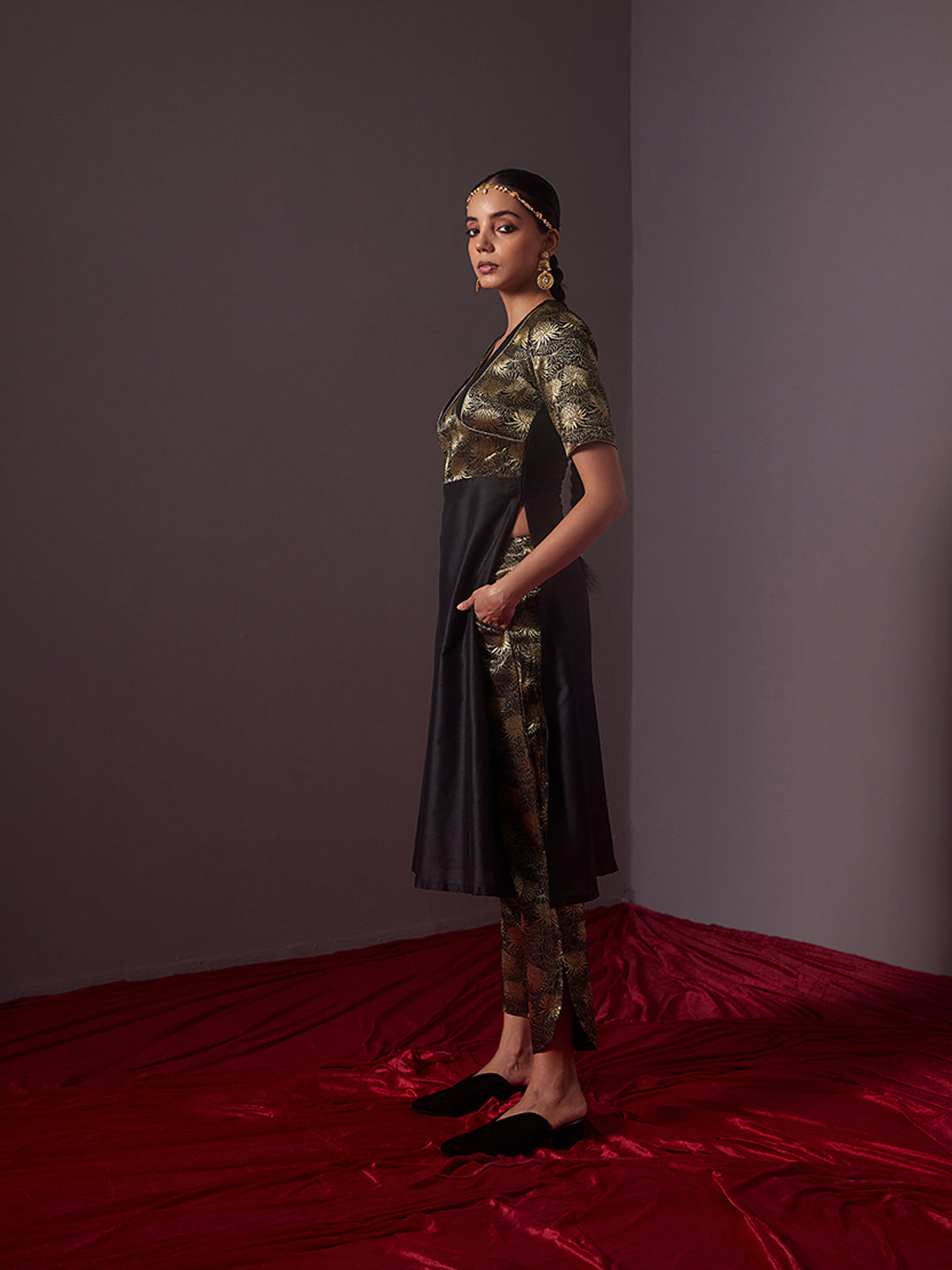 Banarasi zari v neck straight kurta with Curved U hem zari pants