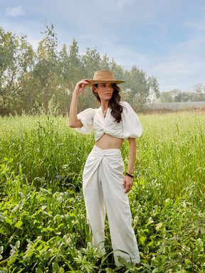 Pearly Knotted Top