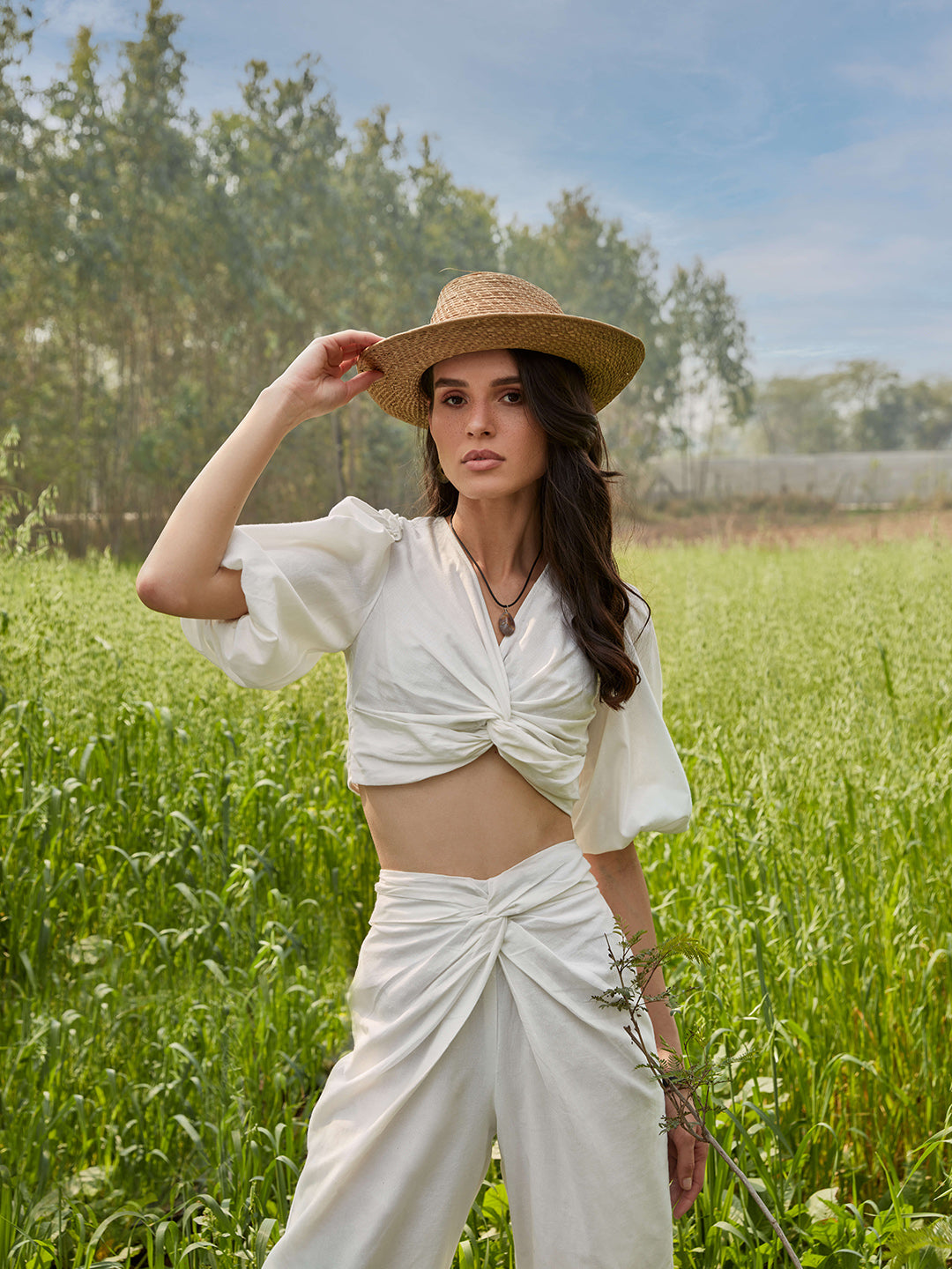 Pearly Knotted Top