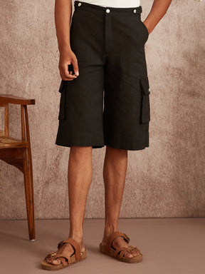 Patched pockets cargo shorts- black