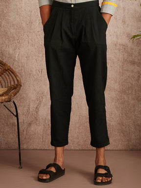 Relaxed fit pleated pants-Black