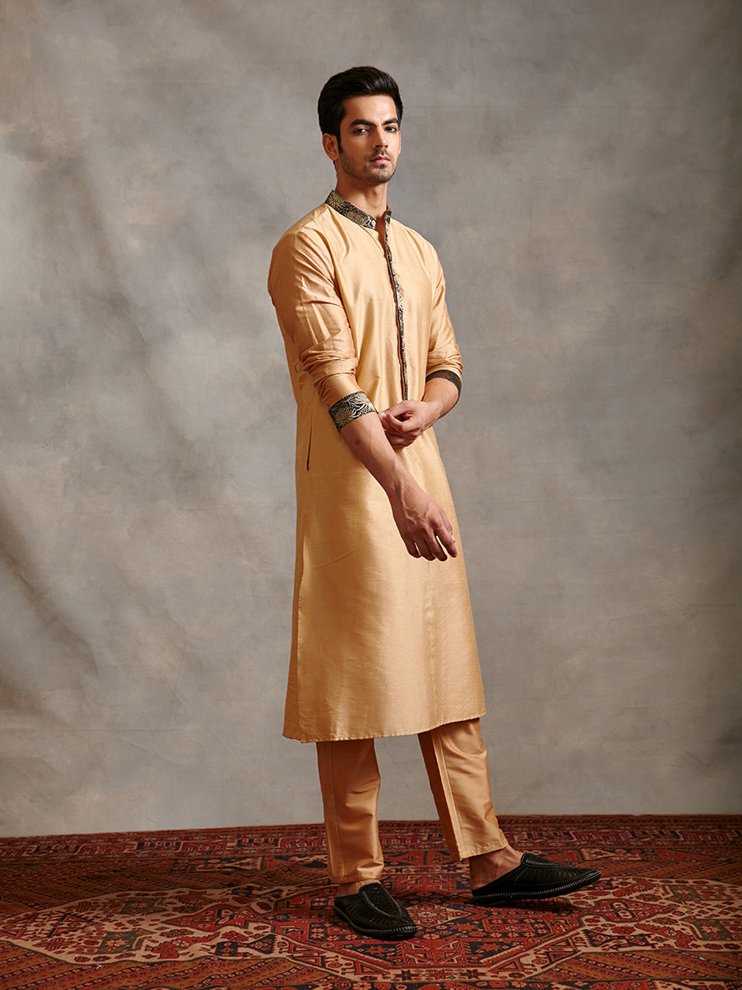 Banarasi zari detail Buttoned down kurta -sand beige