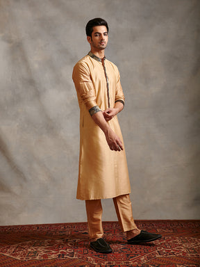 Banarasi zari detail Buttoned down kurta -sand beige