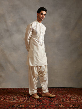 Banarasi kurta Set with contrasting detail - Ivory