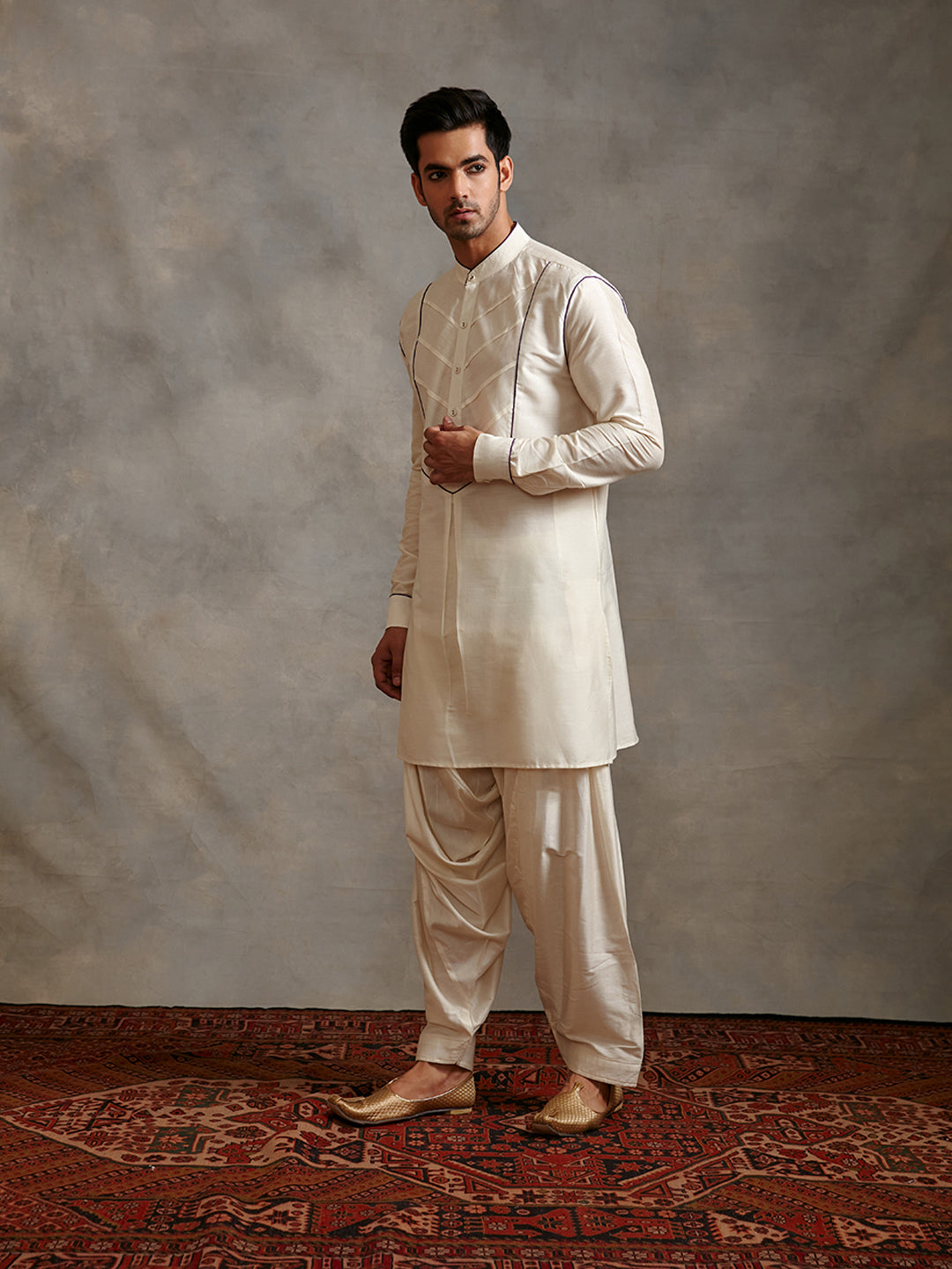 Banarasi kurta Set with contrasting detail - Ivory