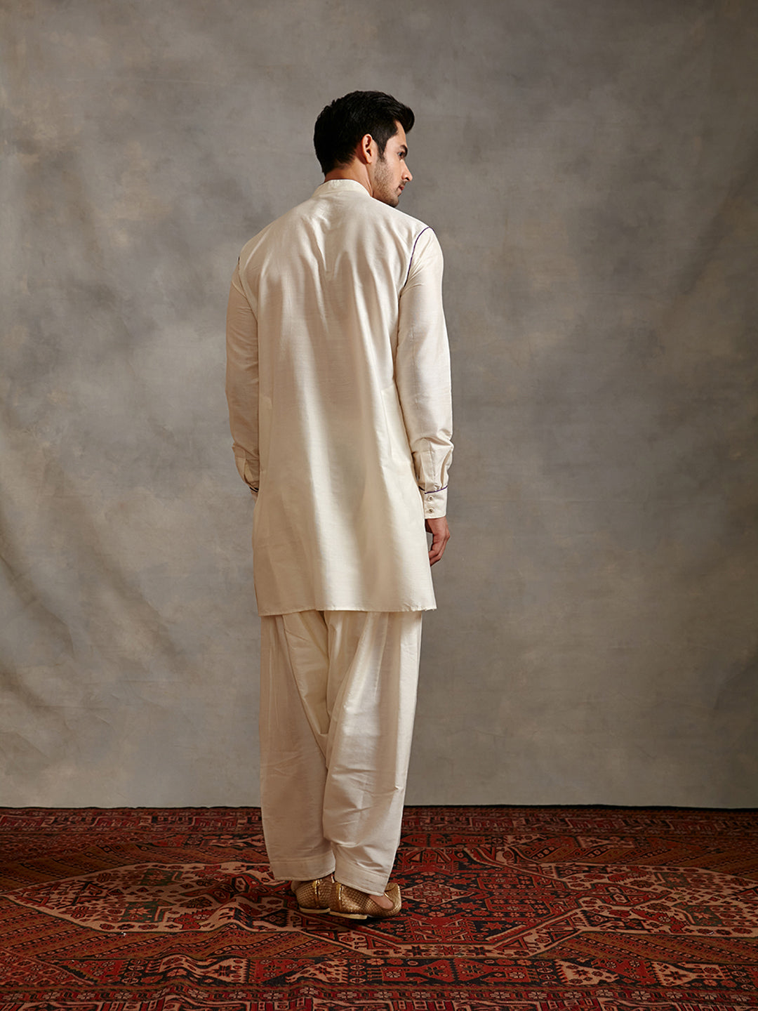 Banarasi kurta Set with contrasting detail - Ivory