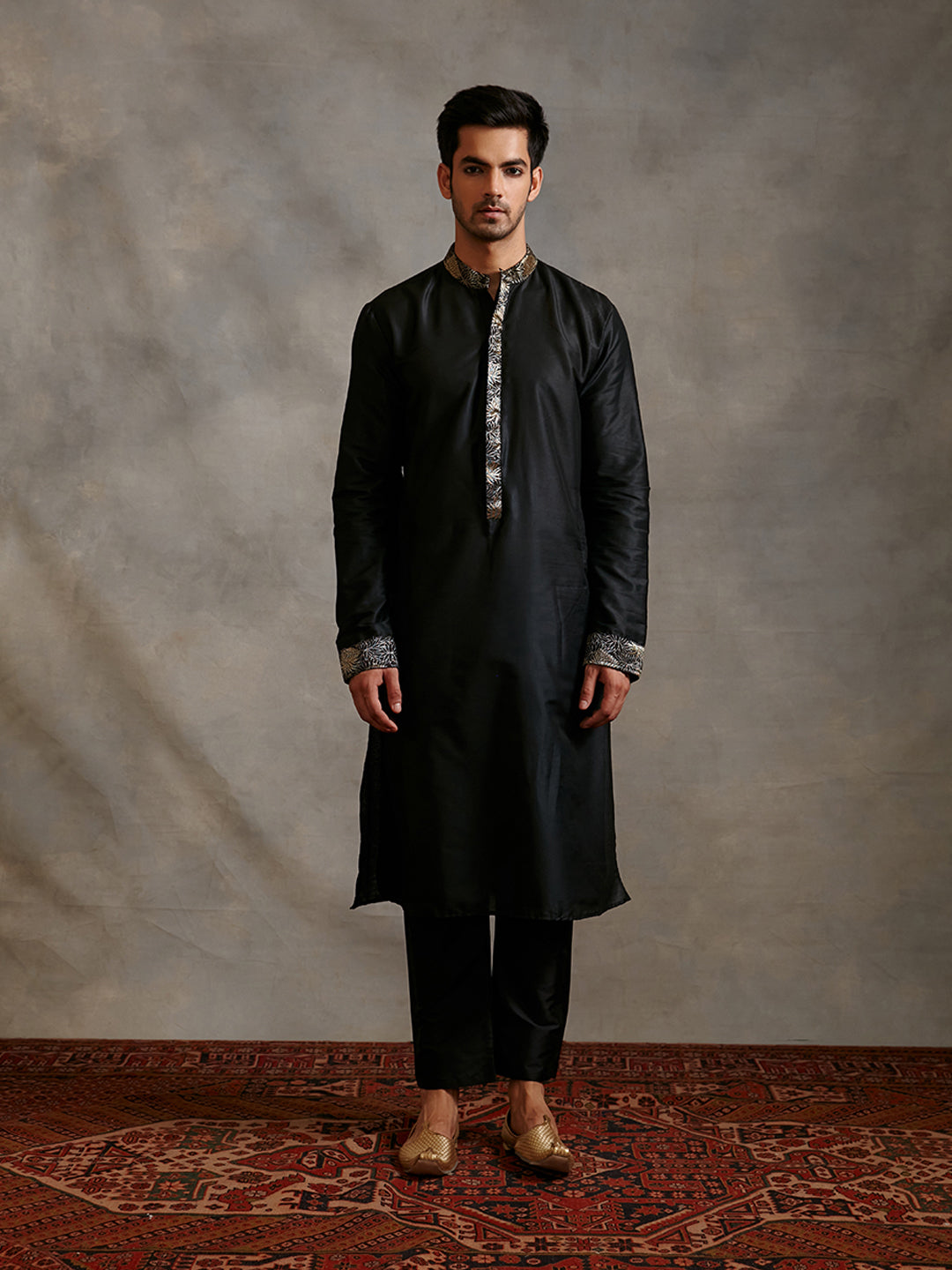 Banarasi zari detail Buttoned down kurta -Metallic black