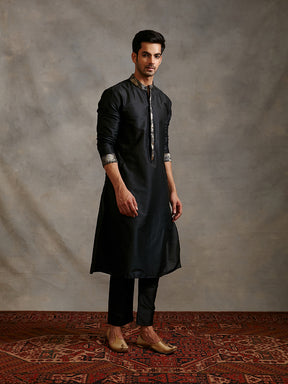 Banarasi zari detail Buttoned down kurta -Metallic black