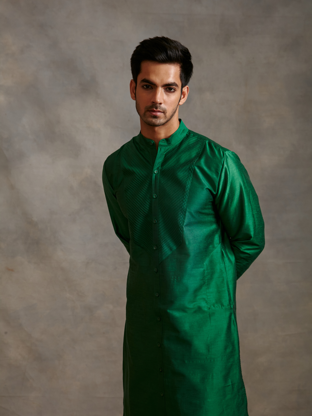 Banarasi pintuck detail kurta with straight pants-emerald green