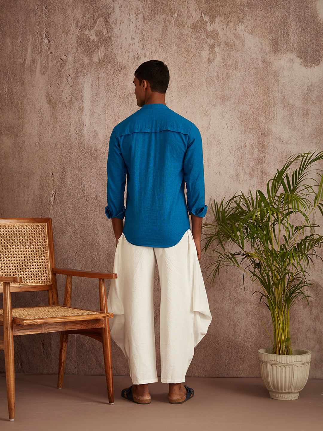 Extended mandarin collar shirt- Blue