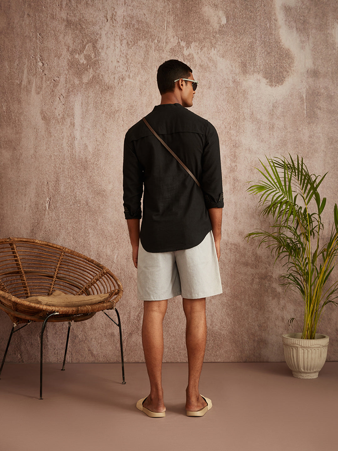 Classic relaxed fit shirt- Black