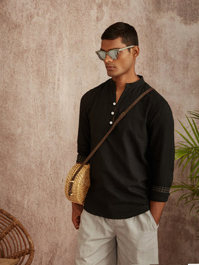 Classic relaxed fit shirt- Black