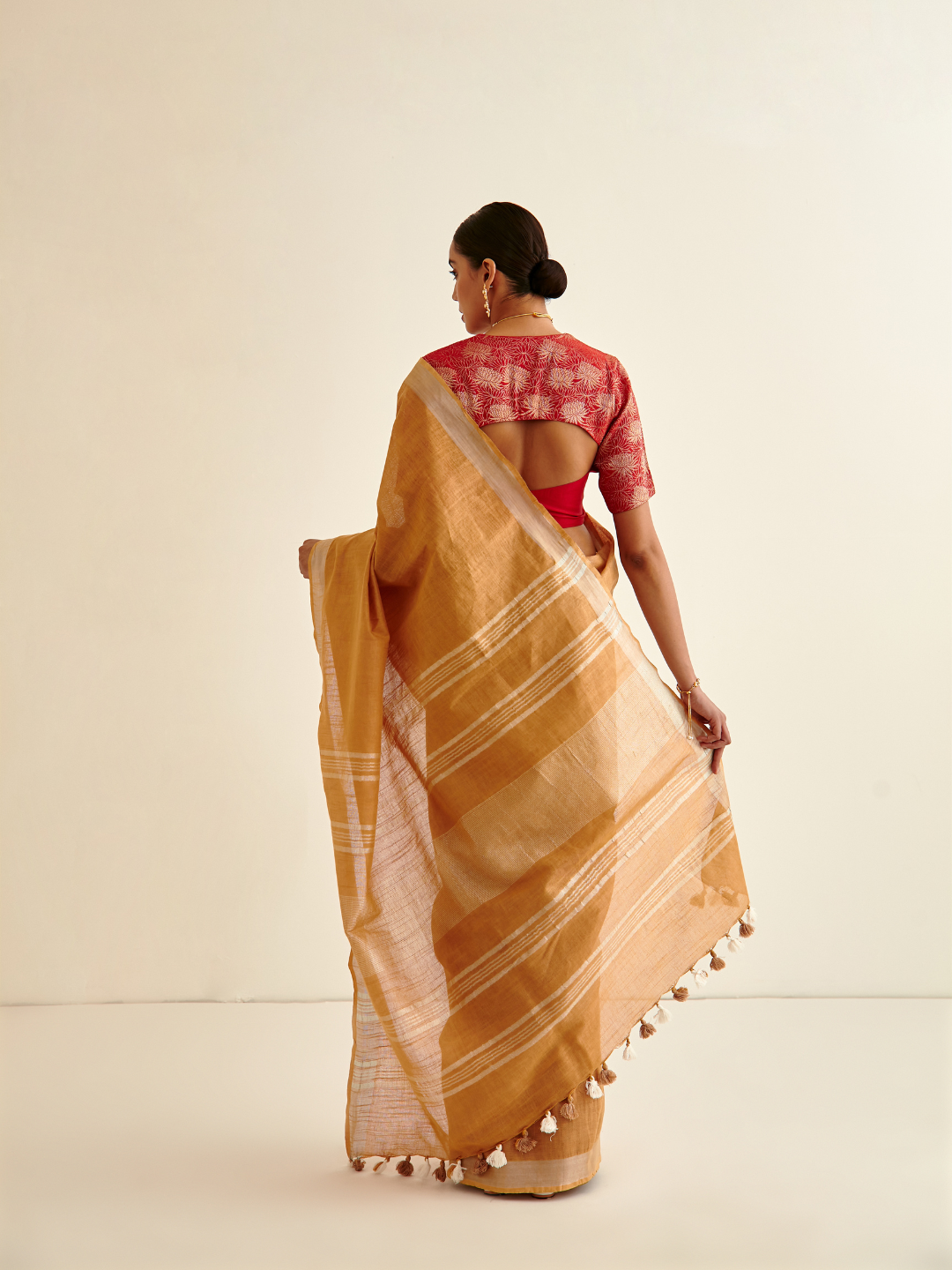 Banarasi Woven sari with silver highlights- Warm Beige