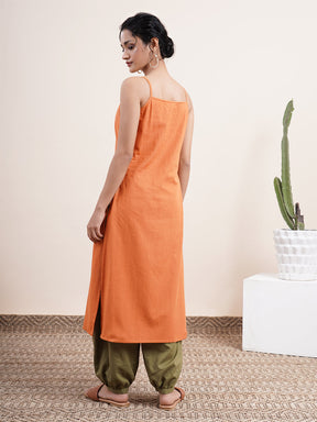 Rust Orange Spaghetti-sleeved kurta paired with pathani pants