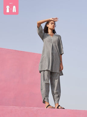 Box Pleat Gingham Checks Kurta Set