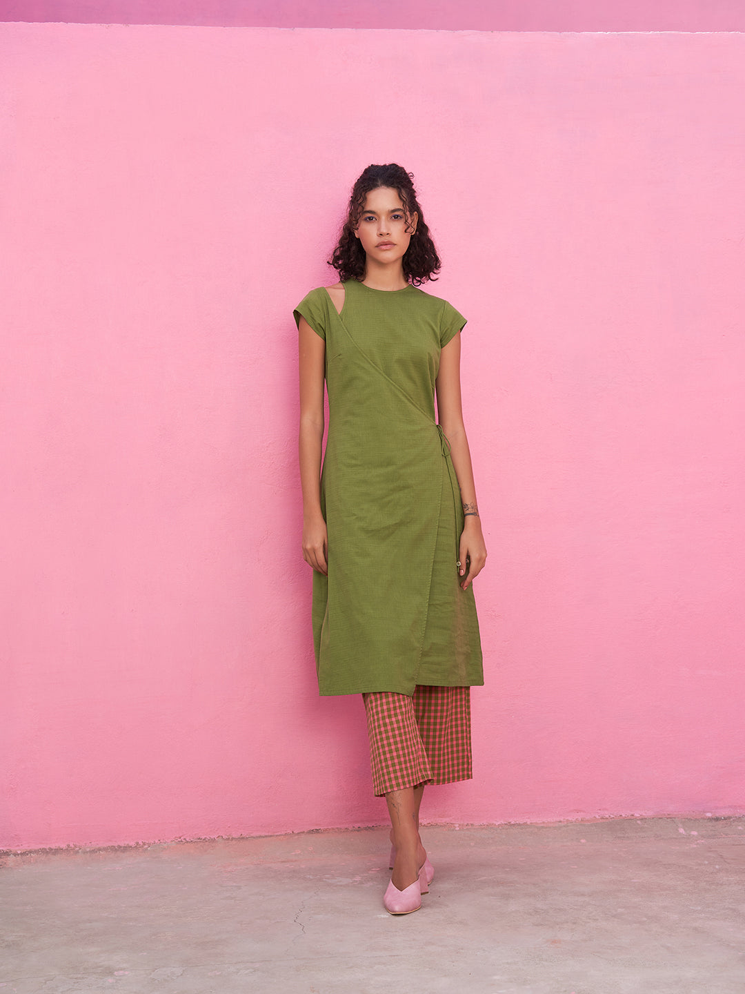 Overlapping Front Kurta with Shoulder Cut-out